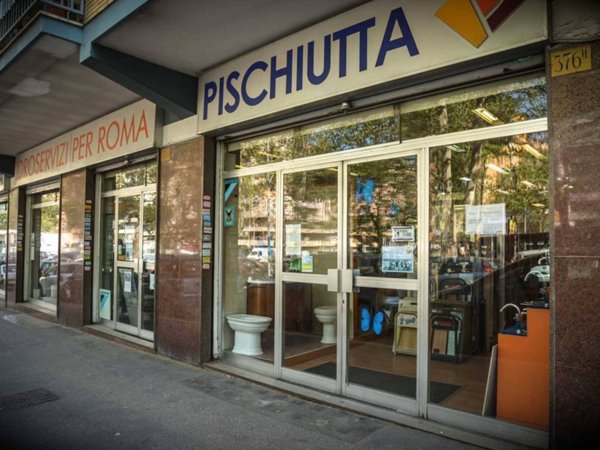 negozio in affitto a Roma in zona Tomba di Nerone