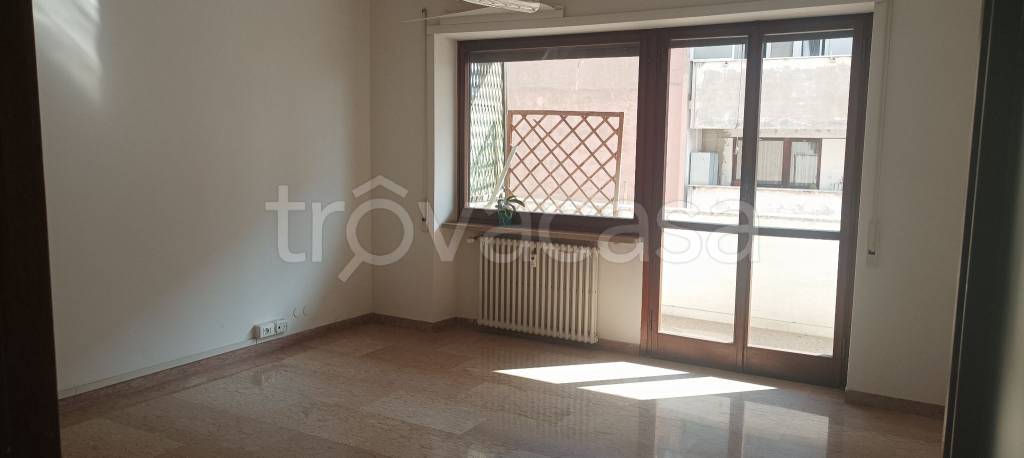 ufficio in affitto a Roma in zona Torrino