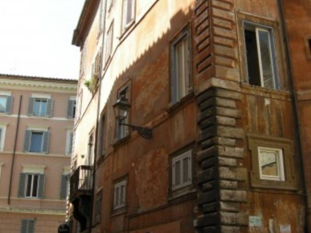 appartamento in affitto a Roma in zona Parione/Sant'Eustachio