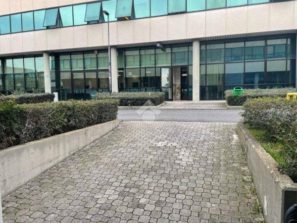 locale di sgombero in affitto a Roma in zona Collatino
