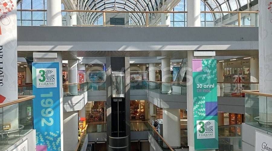 negozio in affitto a Roma in zona Ardeatino