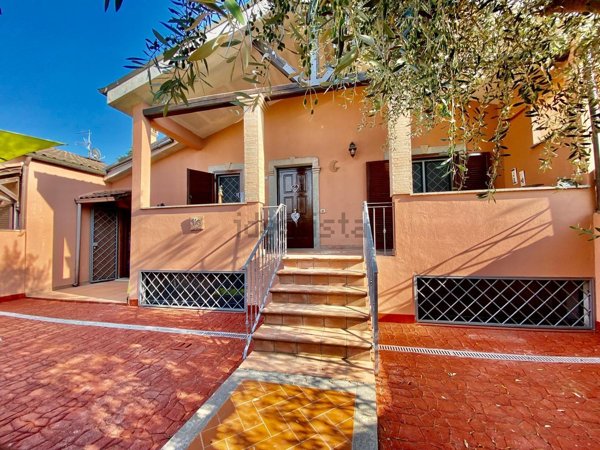 casa indipendente in affitto a Roma in zona Infernetto