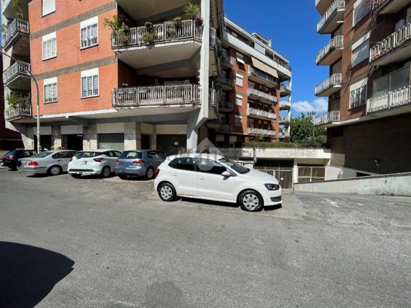 locale commerciale in affitto a Roma in zona Monte Sacro/Talenti
