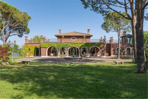 casa indipendente in affitto a Roma in zona Celio