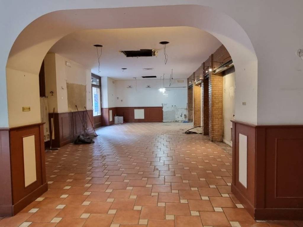 negozio in affitto a Roma in zona Rione Prati