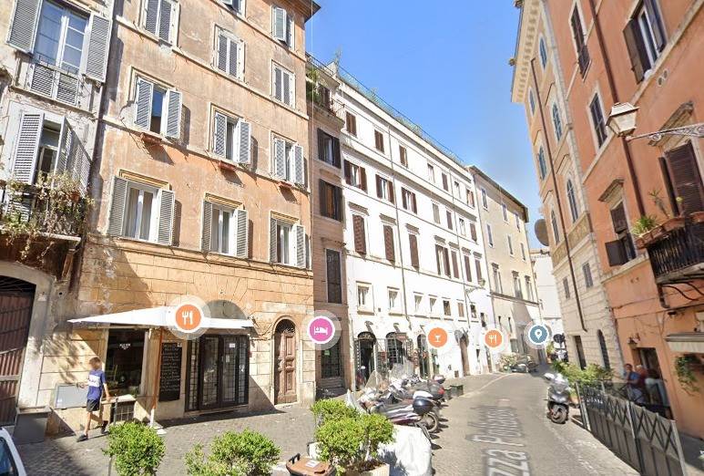 negozio in affitto a Roma in zona Rione Regola