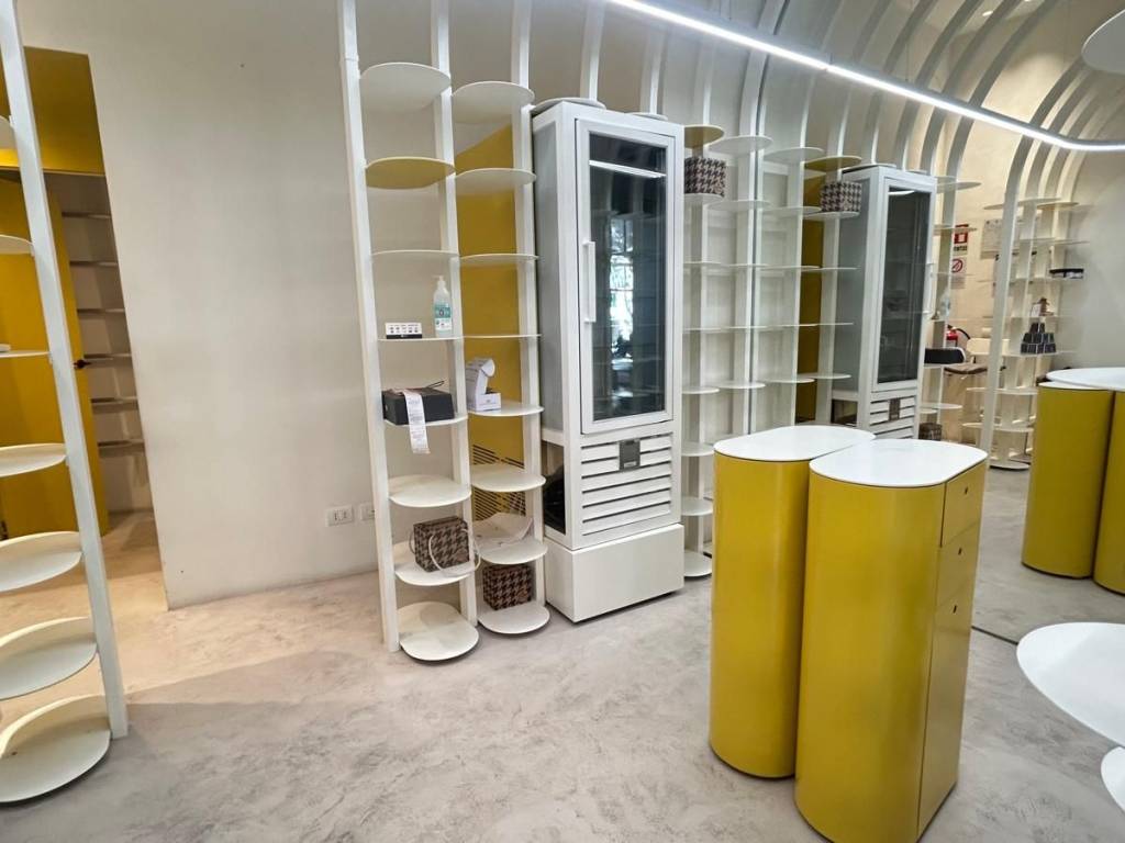 negozio in affitto a Roma in zona Esquilino