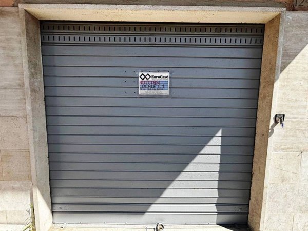 negozio in affitto a Roma in zona Grottarossa