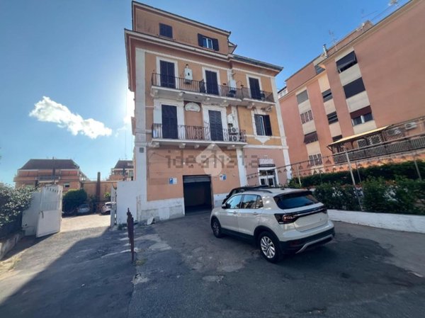 negozio in affitto a Roma in zona Primavalle