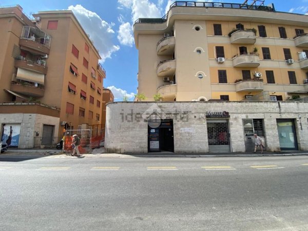 locale commerciale in affitto a Roma in zona Aurelio