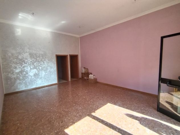 negozio in affitto a Roma in zona Massimina/Casal Lumbroso
