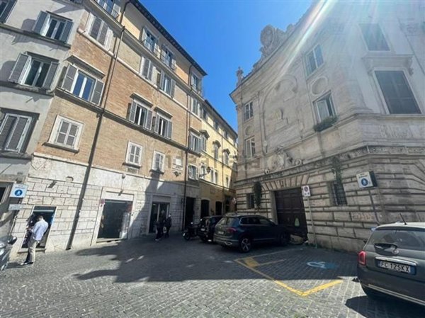 negozio in affitto a Roma in zona Campo Marzio