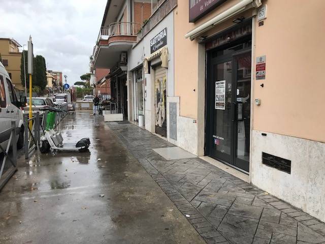 negozio in affitto a Roma in zona Torrevecchia