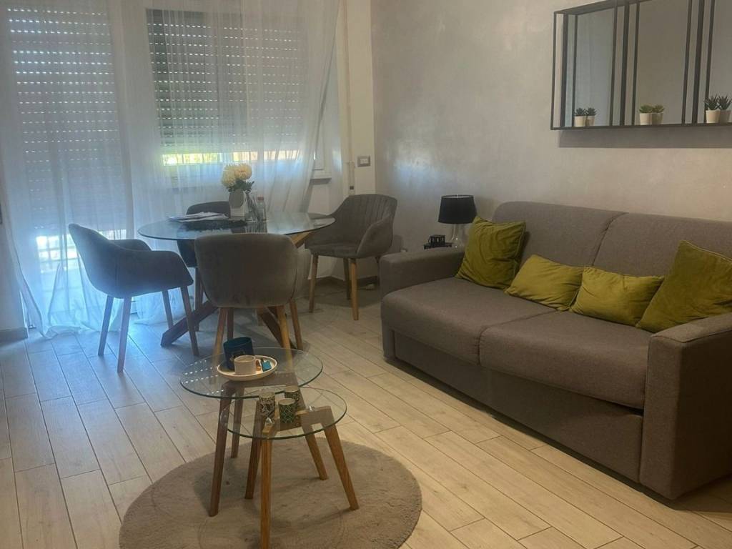 appartamento in affitto a Roma in zona Axa