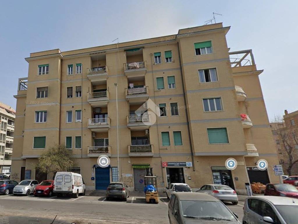 negozio in affitto a Roma in zona Ostia
