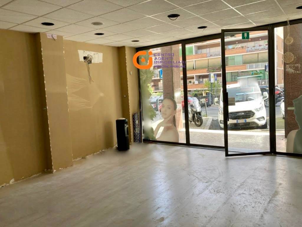 negozio in affitto a Roma in zona Aurelio