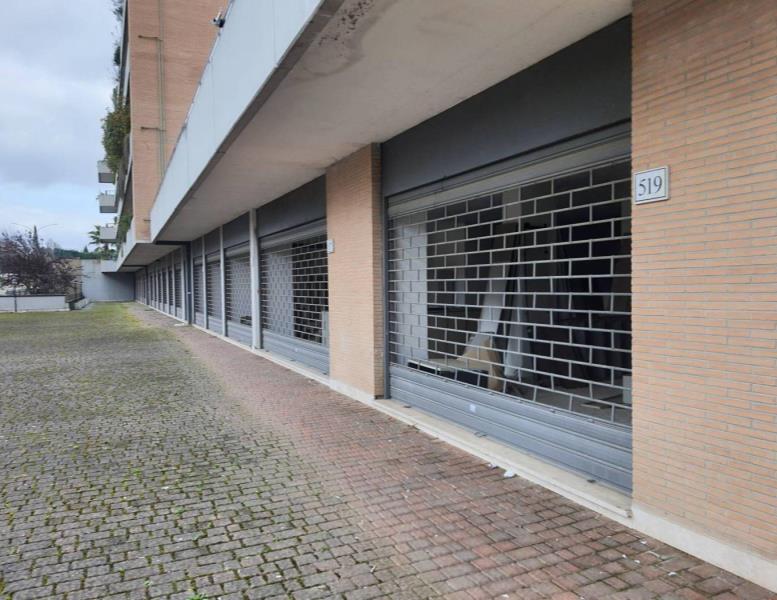 negozio in affitto a Roma