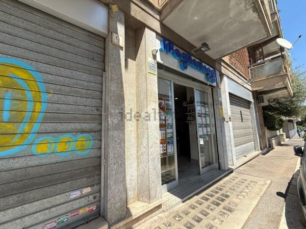 locale commerciale in affitto a Roma in zona Ardeatino