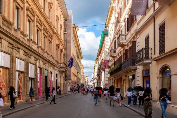 negozio in affitto a Roma in zona Campo Marzio