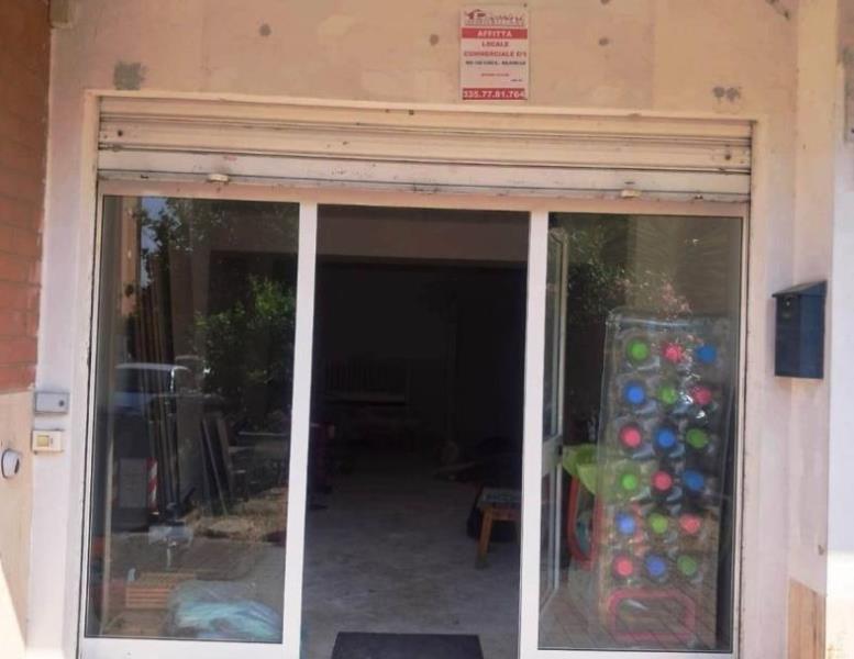 locale commerciale in affitto a Roma in zona Romanina