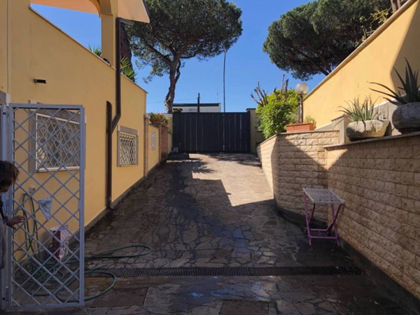 casa indipendente in affitto a Roma in zona Infernetto