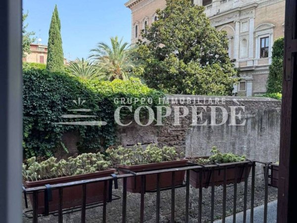appartamento in affitto a Roma in zona Rione Regola