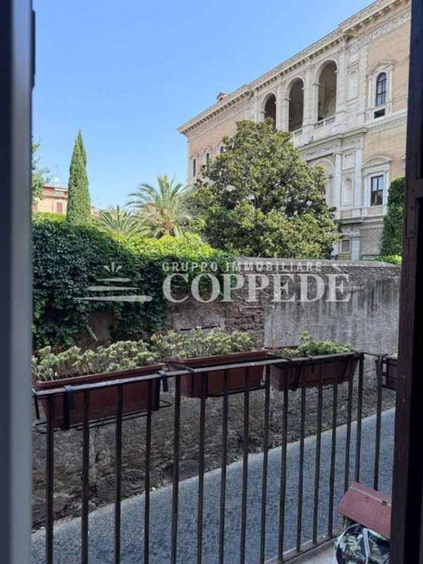 appartamento in affitto a Roma in zona Rione Regola