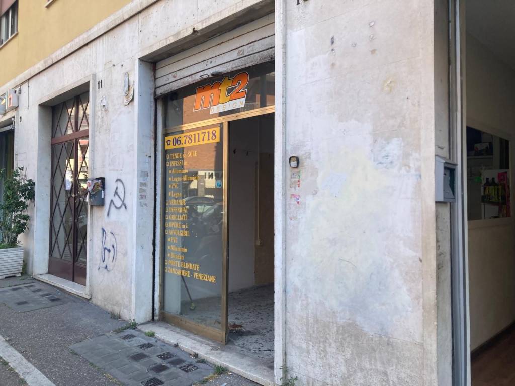 negozio in affitto a Roma in zona Tuscolano