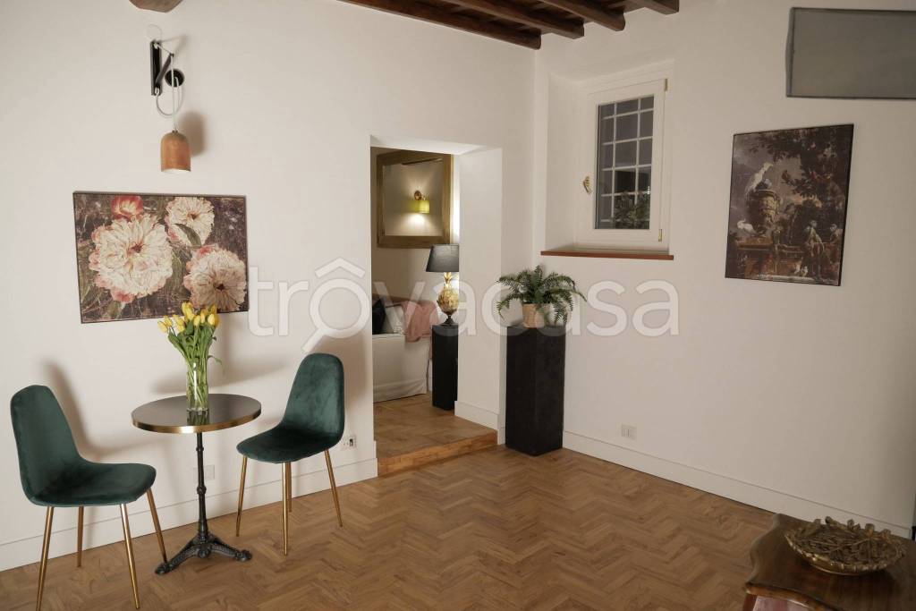 appartamento in affitto a Roma in zona Trevi-Colonna