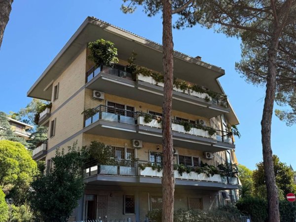 ufficio in affitto a Roma in zona Torrino