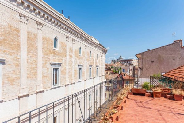 appartamento in affitto a Roma in zona Parione/Sant'Eustachio