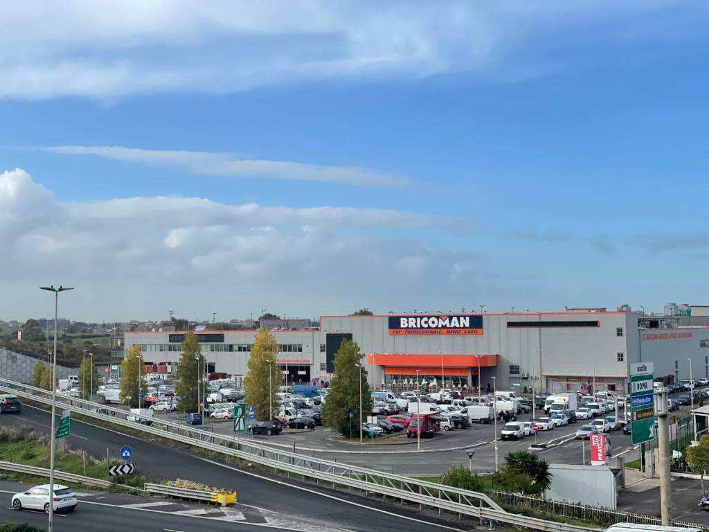 locale commerciale in affitto a Roma in zona Collatino