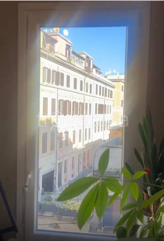appartamento in affitto a Roma in zona Trevi-Colonna