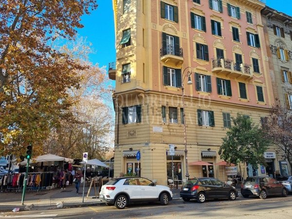 locale commerciale in affitto a Roma in zona Rione Prati