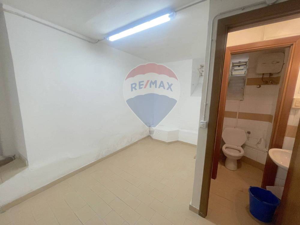 locale commerciale in affitto a Roma
