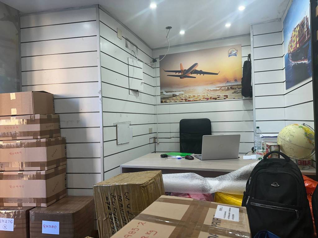 negozio in affitto a Roma in zona Esquilino