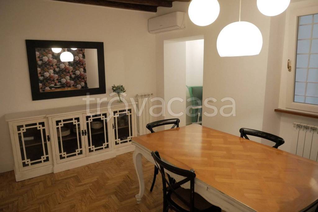 appartamento in affitto a Roma in zona Trevi-Colonna