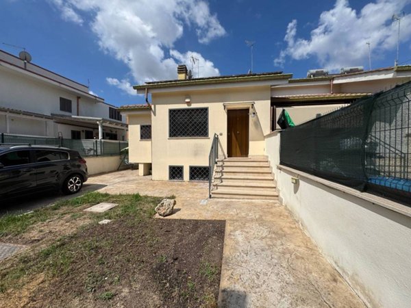 casa indipendente in affitto a Roma in zona Massimina/Casal Lumbroso