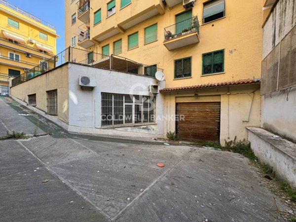 locale commerciale in affitto a Roma in zona Appio Latino