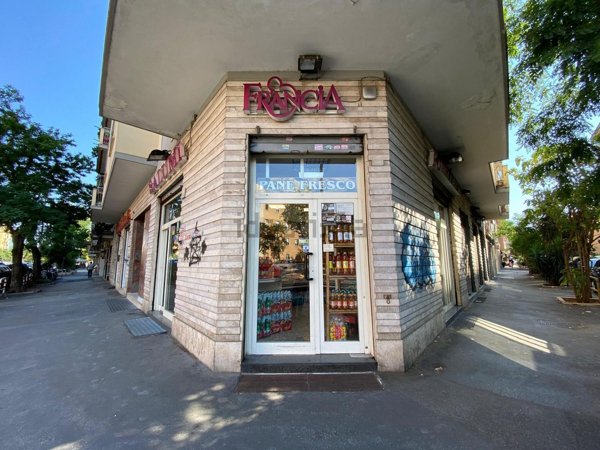 locale di sgombero in affitto a Roma in zona Don Bosco