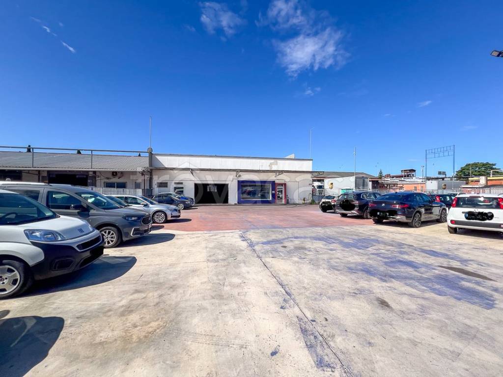 locale commerciale in affitto a Roma in zona Portuense