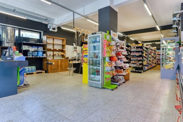 locale commerciale in affitto a Roma