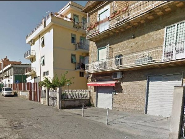 negozio in affitto a Roma in zona Torre Angela