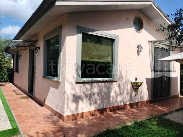 casa indipendente in affitto a Roma in zona Cesano