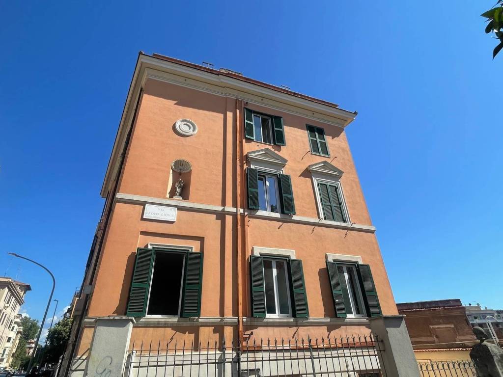 ufficio in affitto a Roma in zona Appio Latino