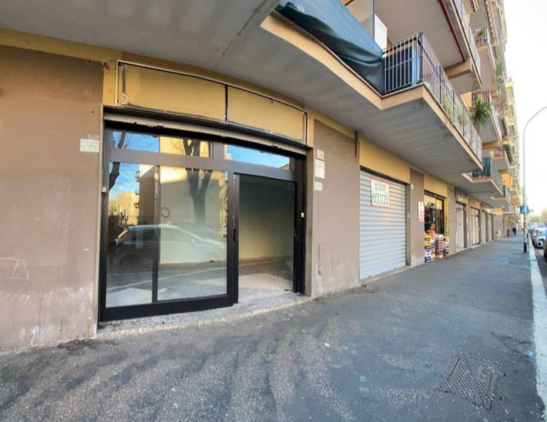 negozio in affitto a Roma