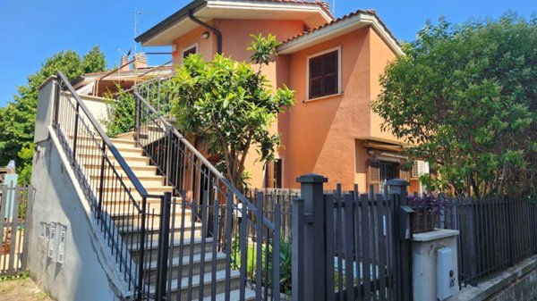 casa indipendente in affitto a Roma in zona Casal Morena