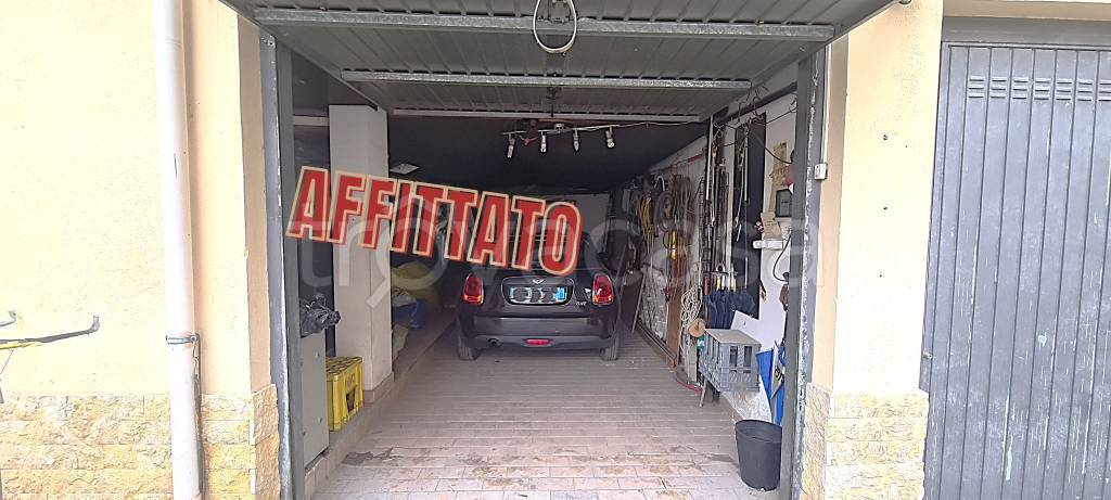 locale commerciale in affitto a Roma in zona San Basilio