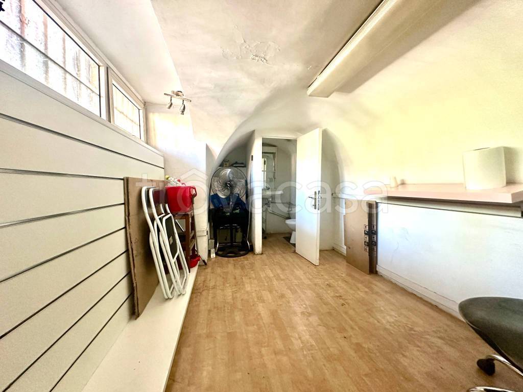 negozio in affitto a Roma in zona Esquilino