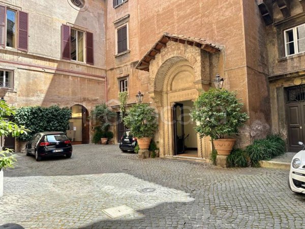 ufficio in affitto a Roma in zona Rione di Ponte